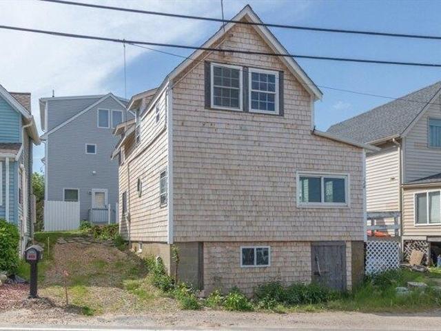 House for sale in Manomet, Massachusetts