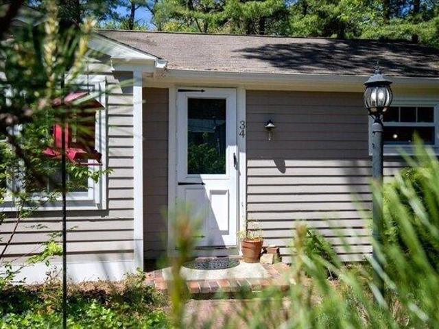 House for sale in Manomet, Massachusetts