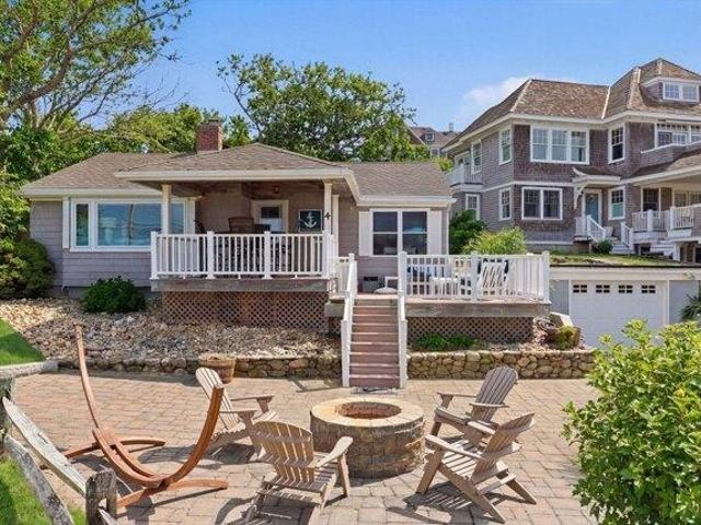 House for sale in Manomet, Massachusetts