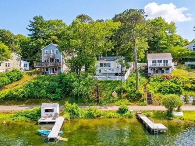 House for sale in Manomet, Massachusetts