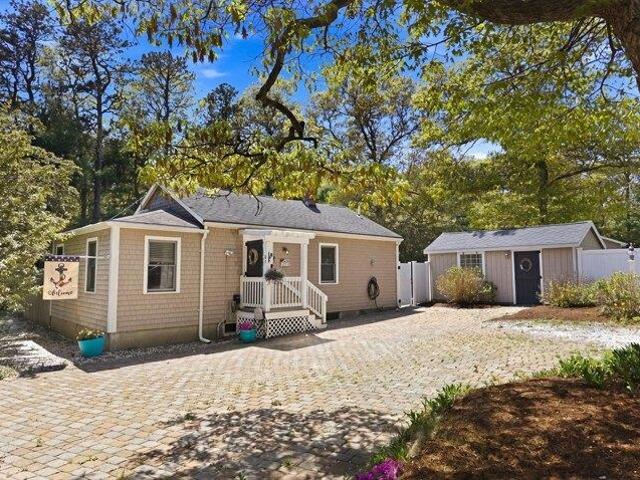 House for sale in Manomet, Massachusetts