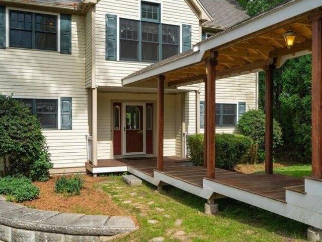 House for sale in Manomet, Massachusetts