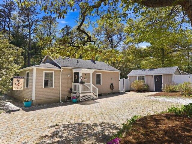 House for sale in Manomet, Massachusetts