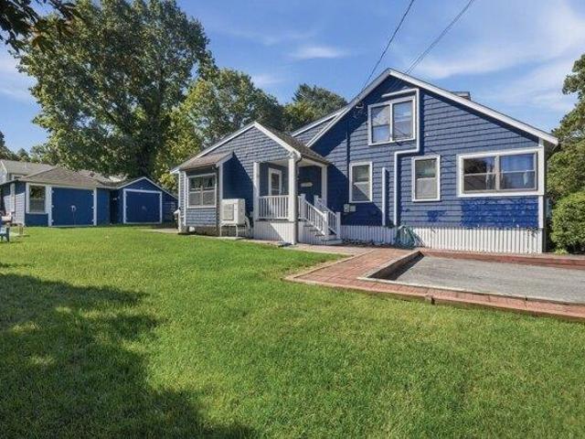House for sale in Manomet, Massachusetts