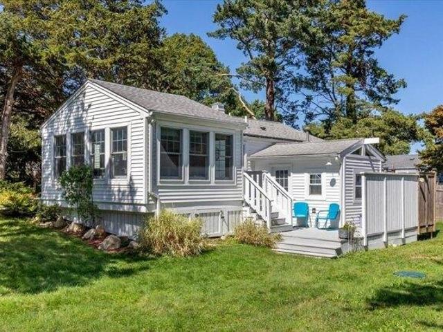 House for sale in Manomet, Massachusetts