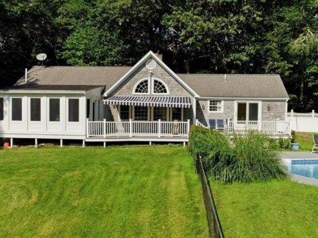 House for sale in Manomet, Massachusetts