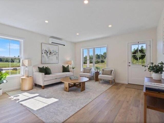 House for sale in Poland, Maine