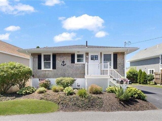 House for sale in Portsmouth, Rhode Island