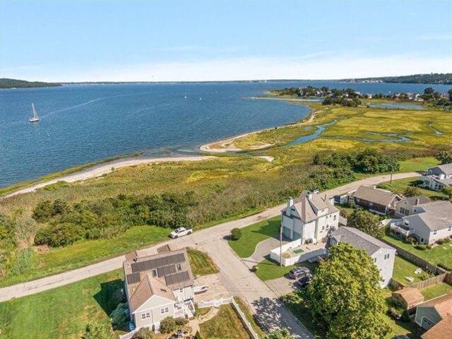 House for sale in Portsmouth, Rhode Island