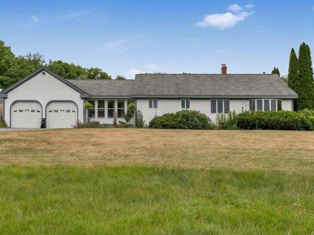 House for sale in Pownal, Maine