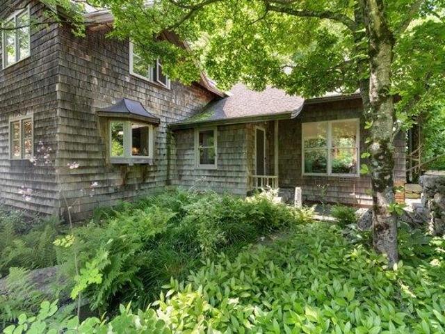 House for sale in Putney, Windham County
