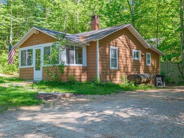 House for sale in Raymond, Maine