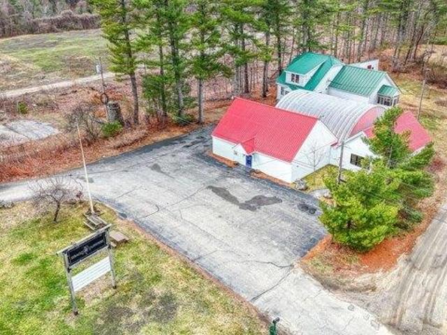 House for sale in Raymond, Maine