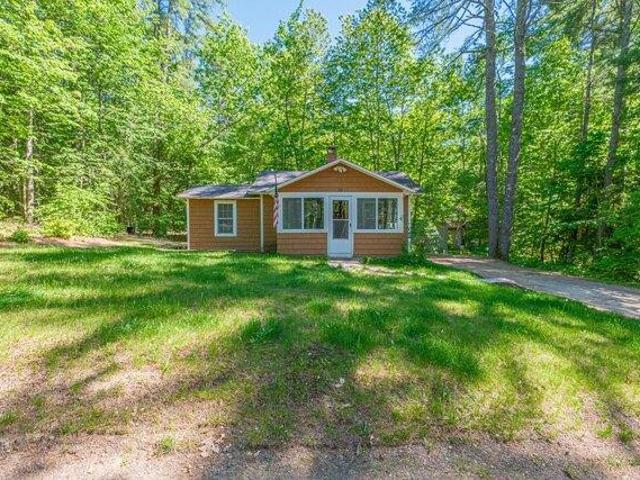 House for sale in Raymond, Maine