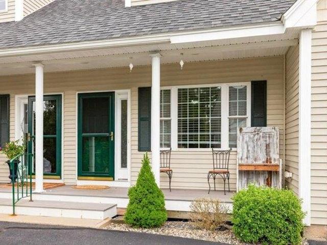 House for sale in Sherwood Glen, Raymond
