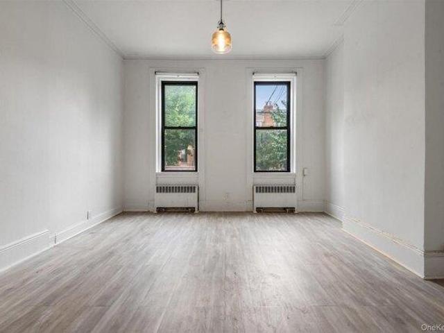 House for sale in Queens, Arverne