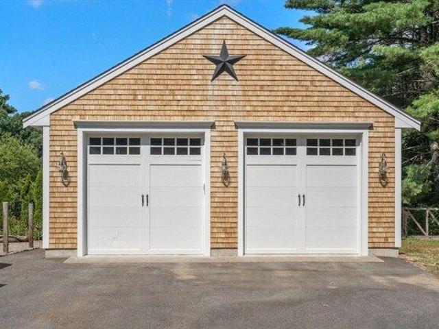 House for sale in Rochester, Massachusetts