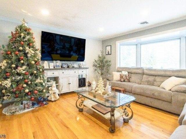House for sale in Roseland, New Jersey