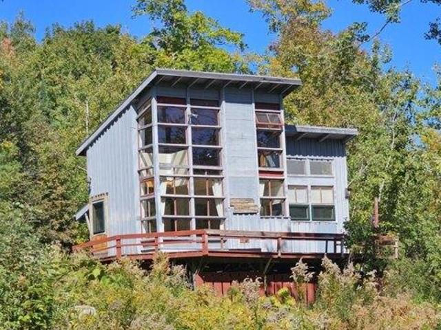 House for sale in Saint Albans, Somerset County