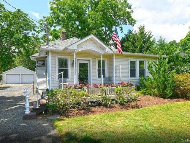 House for sale in Bohemia, New York