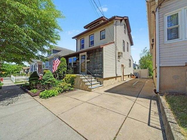 House for sale in Hudson, New Jersey