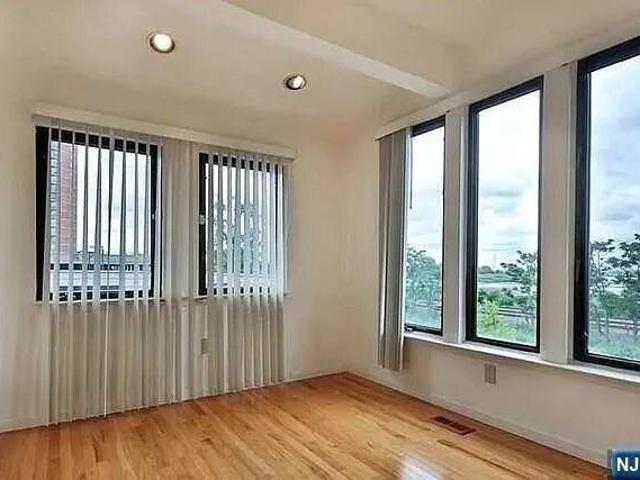 House for sale in Hudson, New Jersey