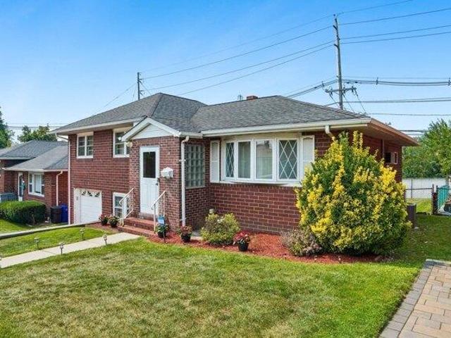 House for sale in North End Business District, Secaucus