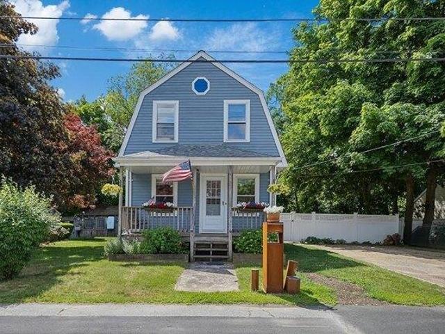 House for sale in Seekonk, Bristol County