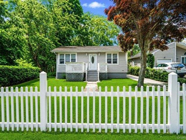 House for sale in Centereach, New York