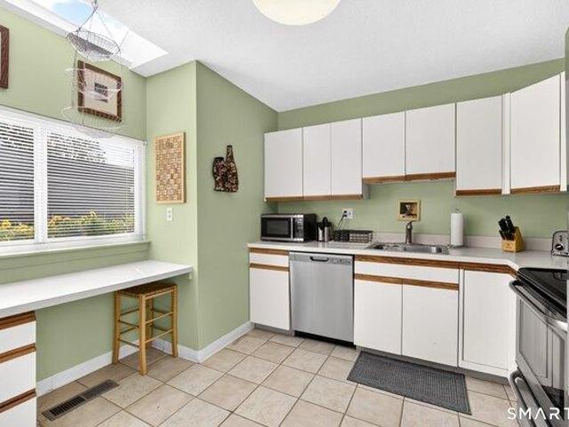 House for sale in Simsbury, Connecticut