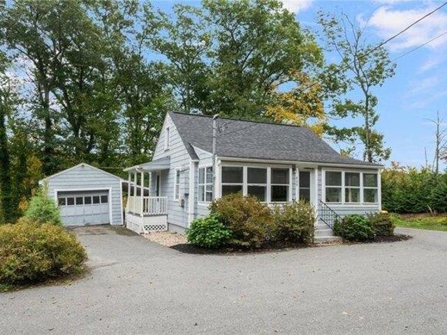 House for sale in Smithfield, Providence County
