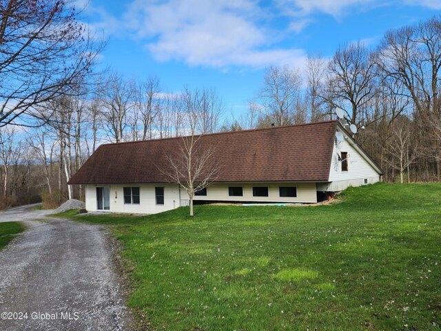 House for sale in Sprakers, New York