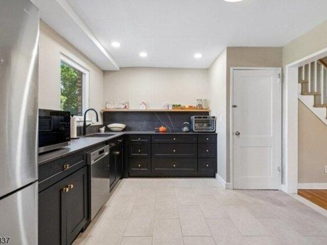 House for sale in Springfield, New Jersey