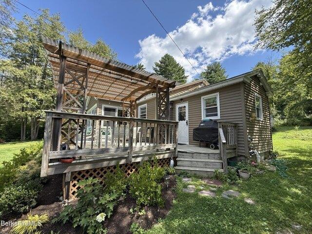 House for sale in Mahkeenac Terrace, Stockbridge