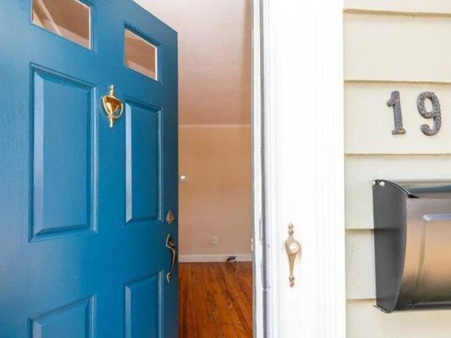 House for sale in Farm Hill, Stoneham