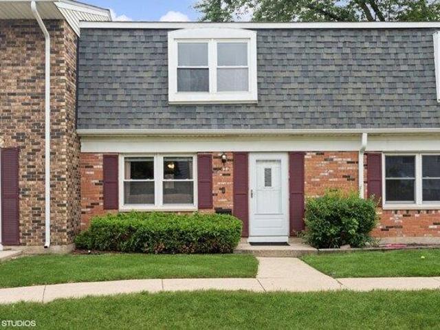 House for sale in Streamwood, Illinois