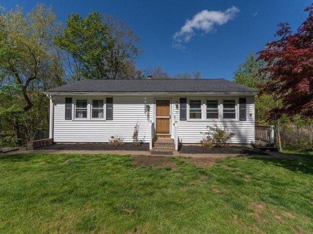 House for sale in Fiskdale, Massachusetts