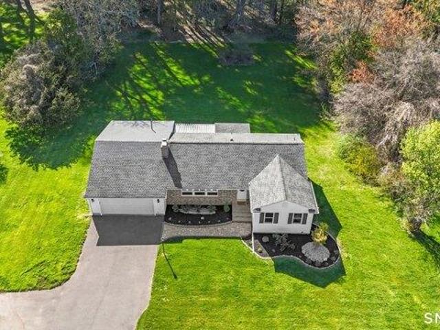 House for sale in Suffield, Connecticut