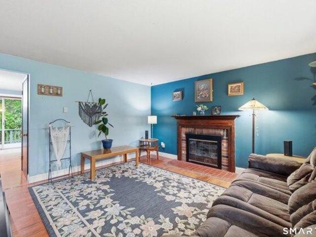 House for sale in Suffield, Connecticut