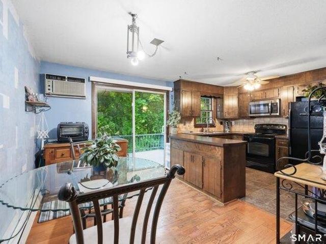 House for sale in Suffield, Connecticut