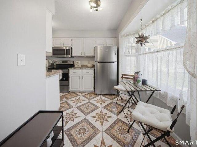 House for sale in Suffield, Connecticut