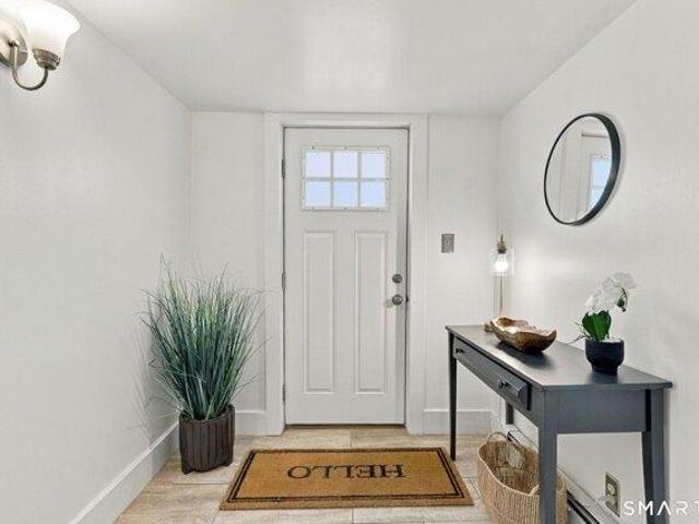 House for sale in Suffield, Capitol Planning Region