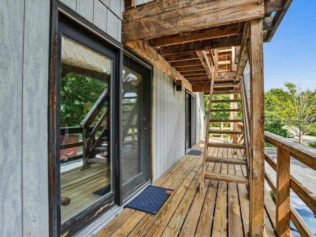 House for sale in Shaws Corner, Surry
