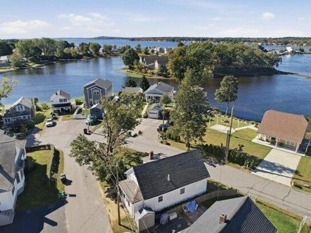 House for sale in Ocean Grove, Swansea