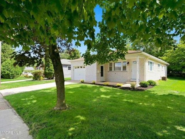 House for sale in Bayville, New Jersey