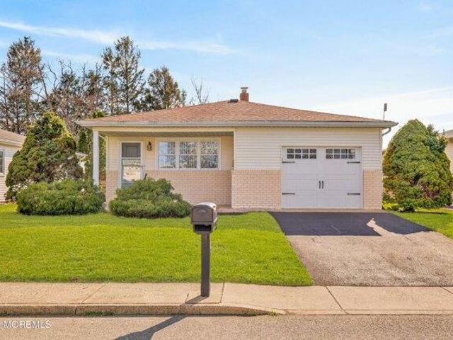 House for sale in Bayville, New Jersey