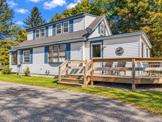 House for sale in Topsham, Sagadahoc County