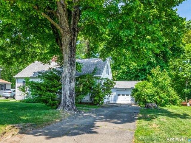 House for sale in Trumbull, Connecticut
