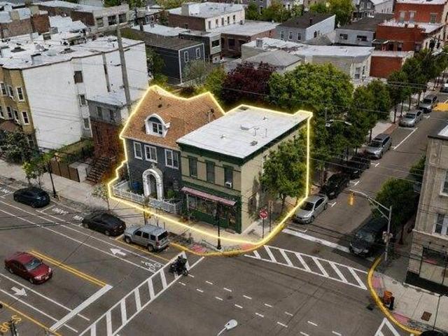 House for sale in Hudson, New Jersey