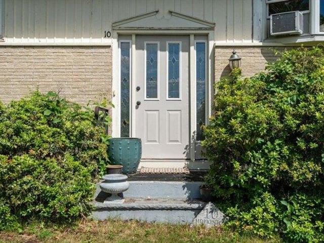 House for sale in Upton, Massachusetts